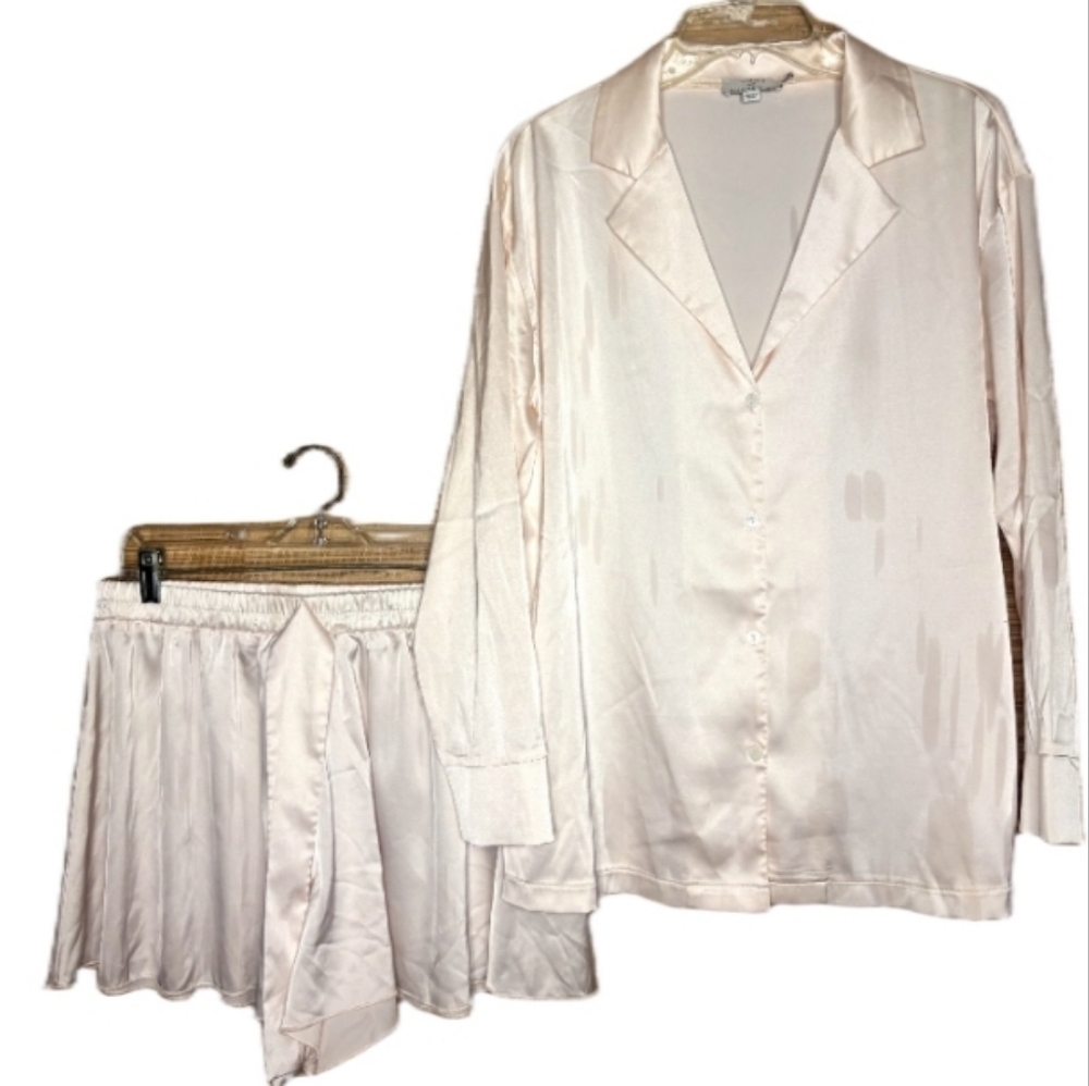 La Maison Par Molly Bracken Silky Cream Pajama Set Size Medium